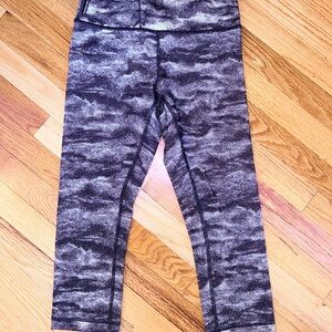 Lululemon Athletica Gray Camouflage Leggings